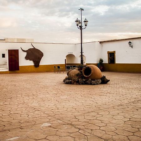 Hotel La Giralda Burguillos Del Cerro エクステリア 写真