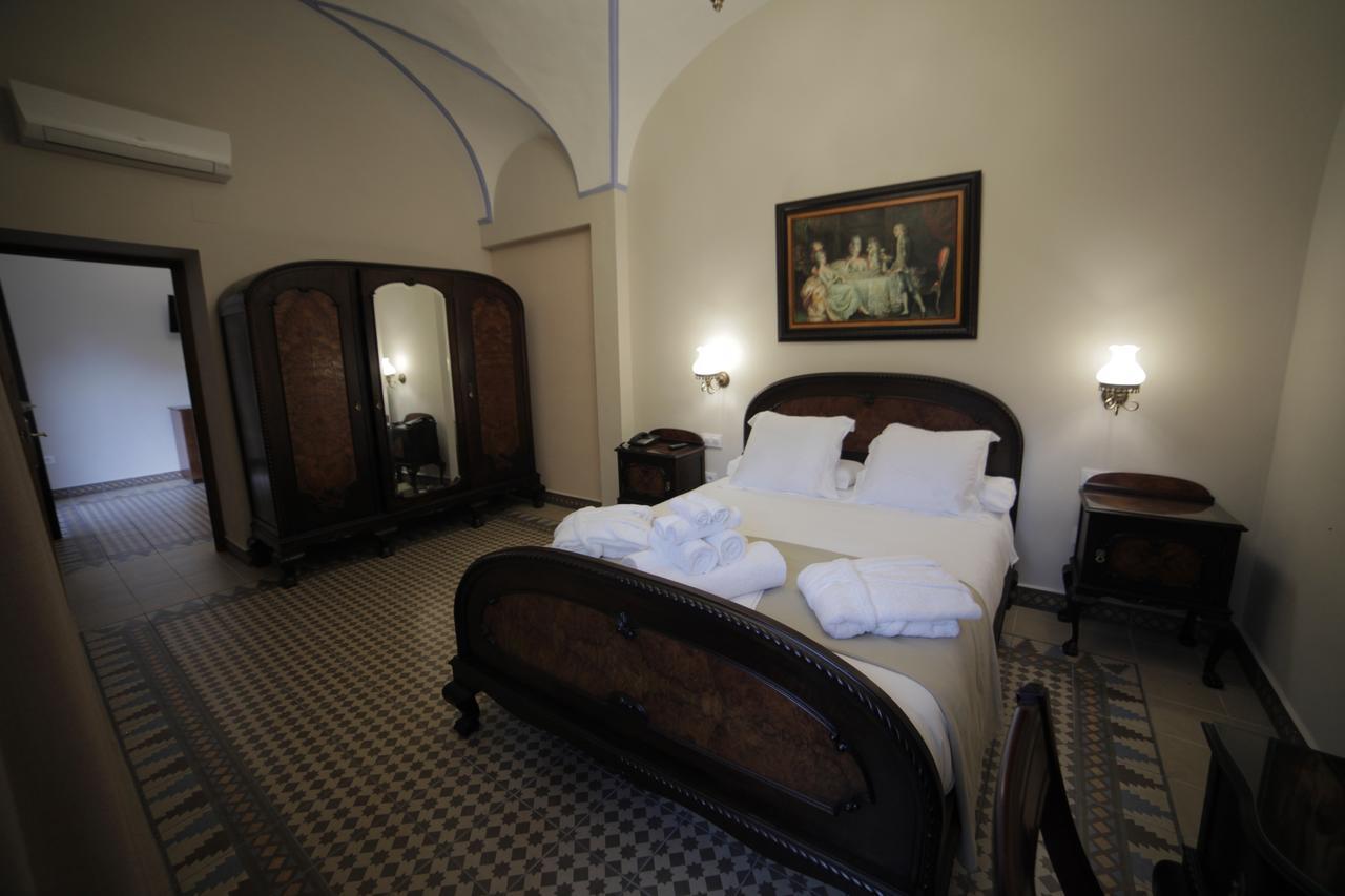 Hotel La Giralda Burguillos Del Cerro エクステリア 写真