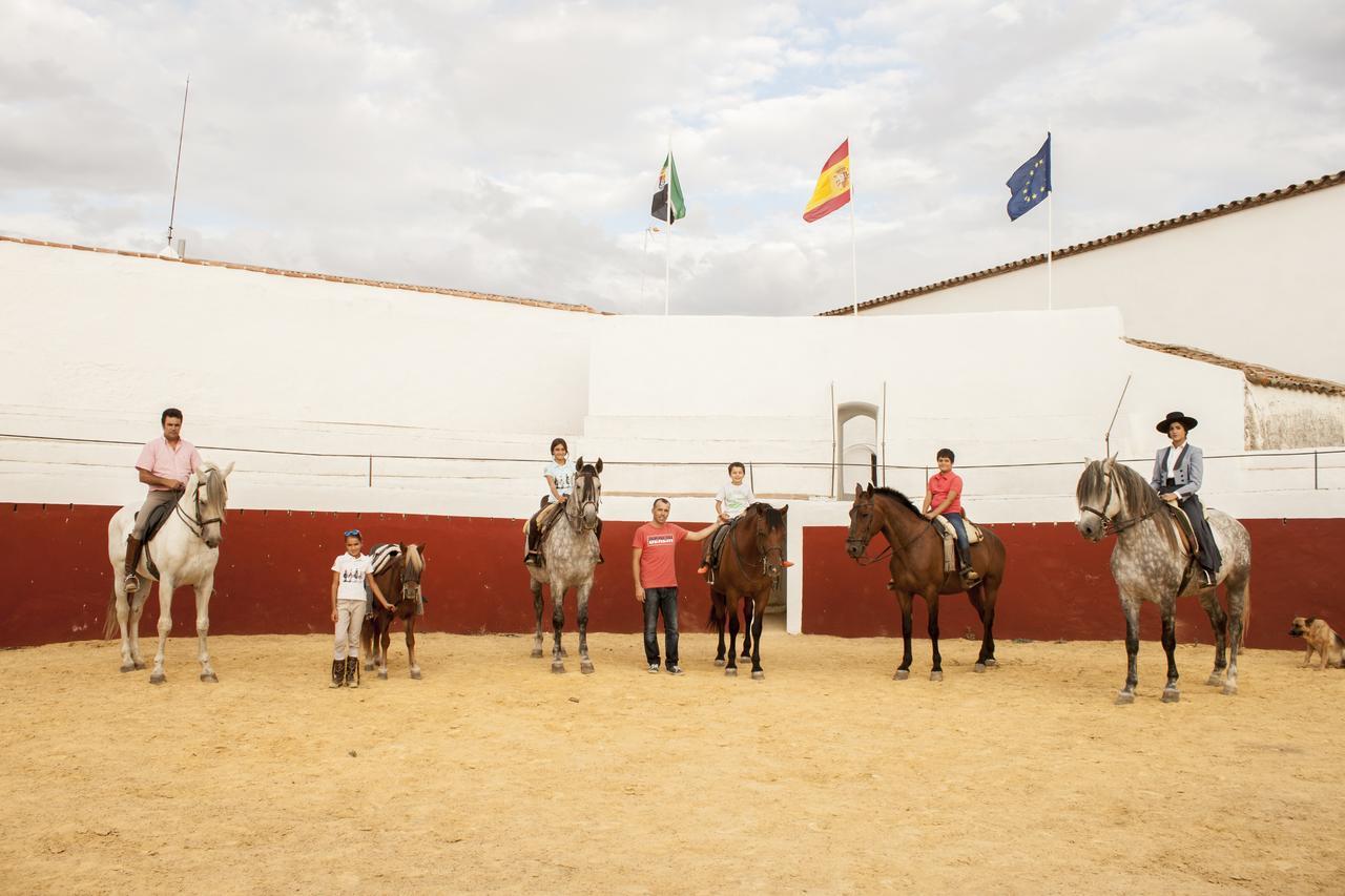 Hotel La Giralda Burguillos Del Cerro エクステリア 写真