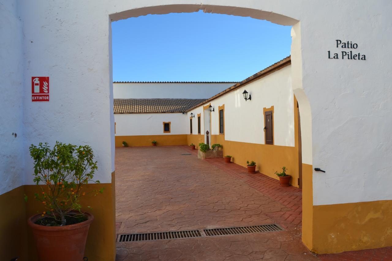 Hotel La Giralda Burguillos Del Cerro エクステリア 写真