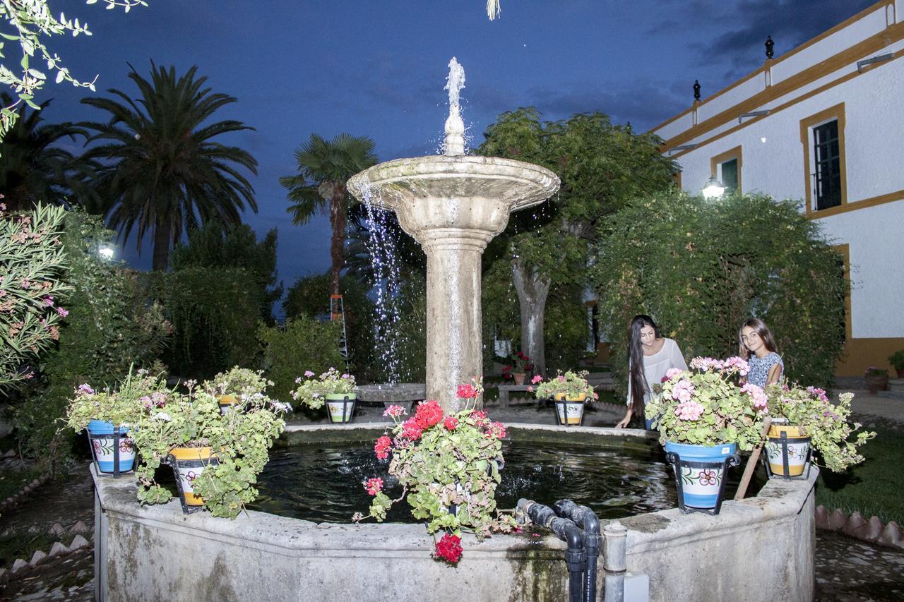 Hotel La Giralda Burguillos Del Cerro エクステリア 写真