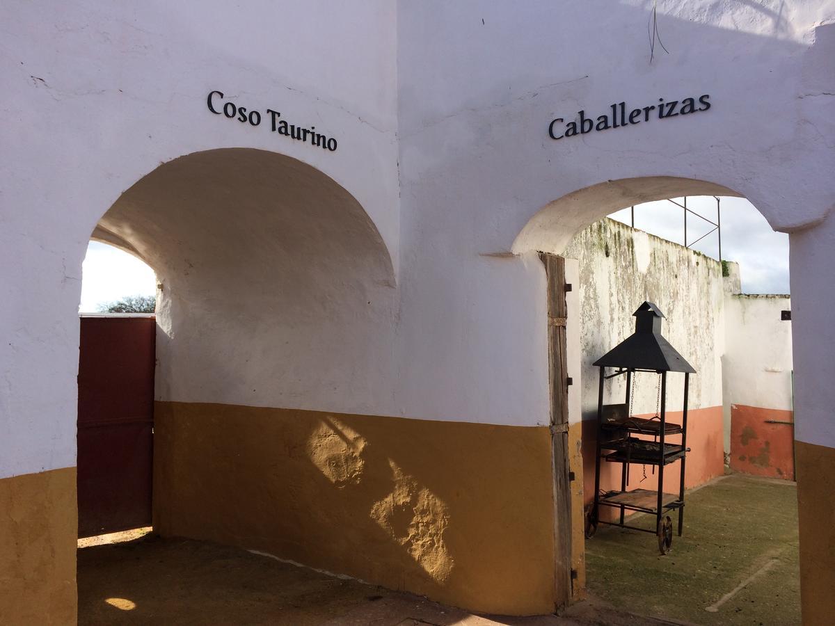 Hotel La Giralda Burguillos Del Cerro エクステリア 写真