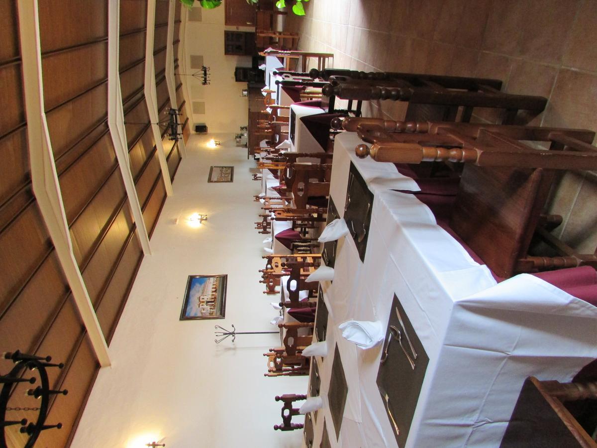 Hotel La Giralda Burguillos Del Cerro エクステリア 写真