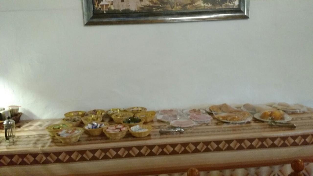 Hotel La Giralda Burguillos Del Cerro エクステリア 写真