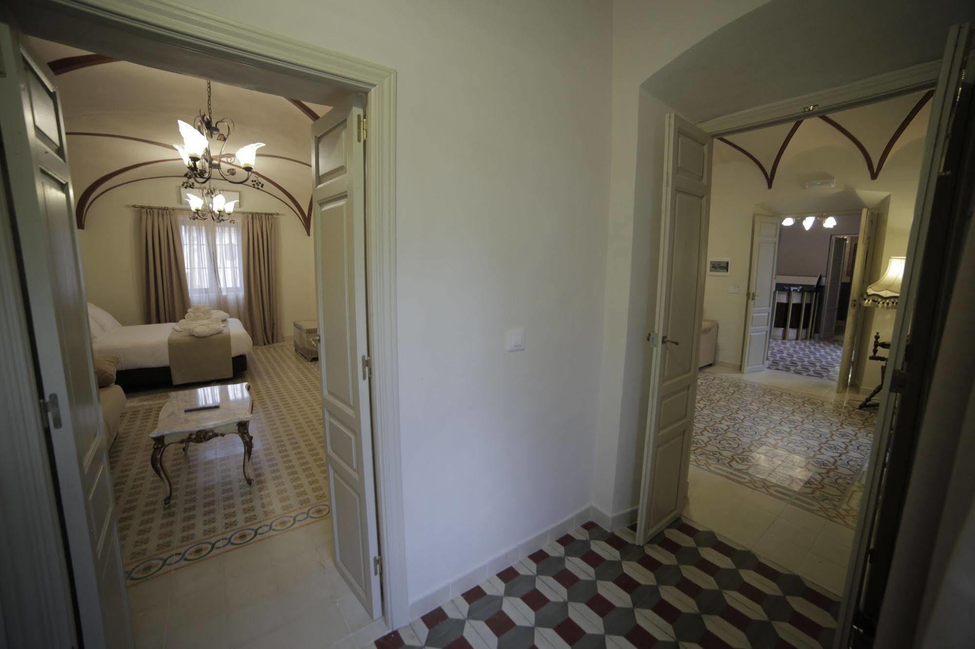 Hotel La Giralda Burguillos Del Cerro エクステリア 写真