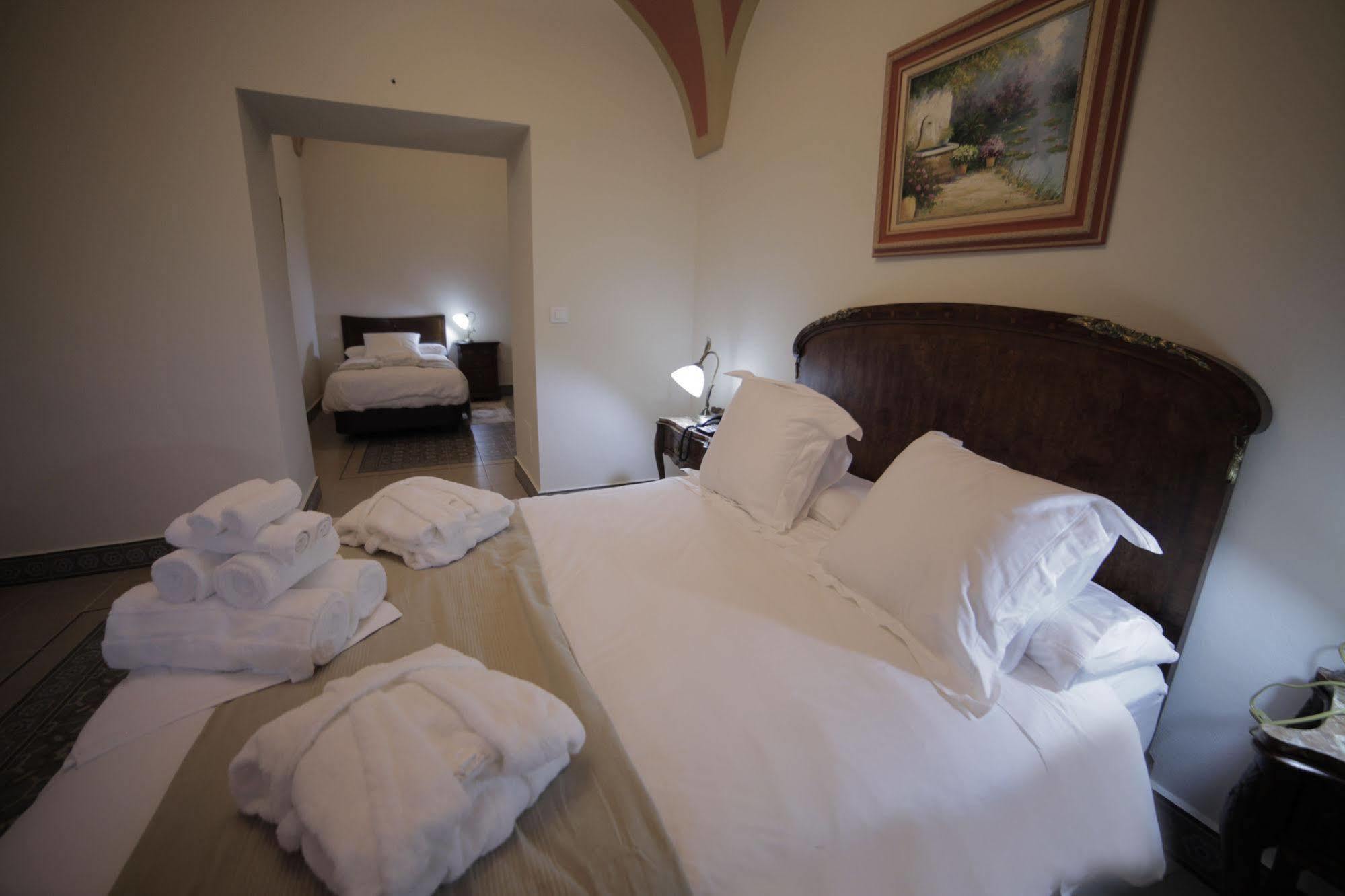 Hotel La Giralda Burguillos Del Cerro エクステリア 写真