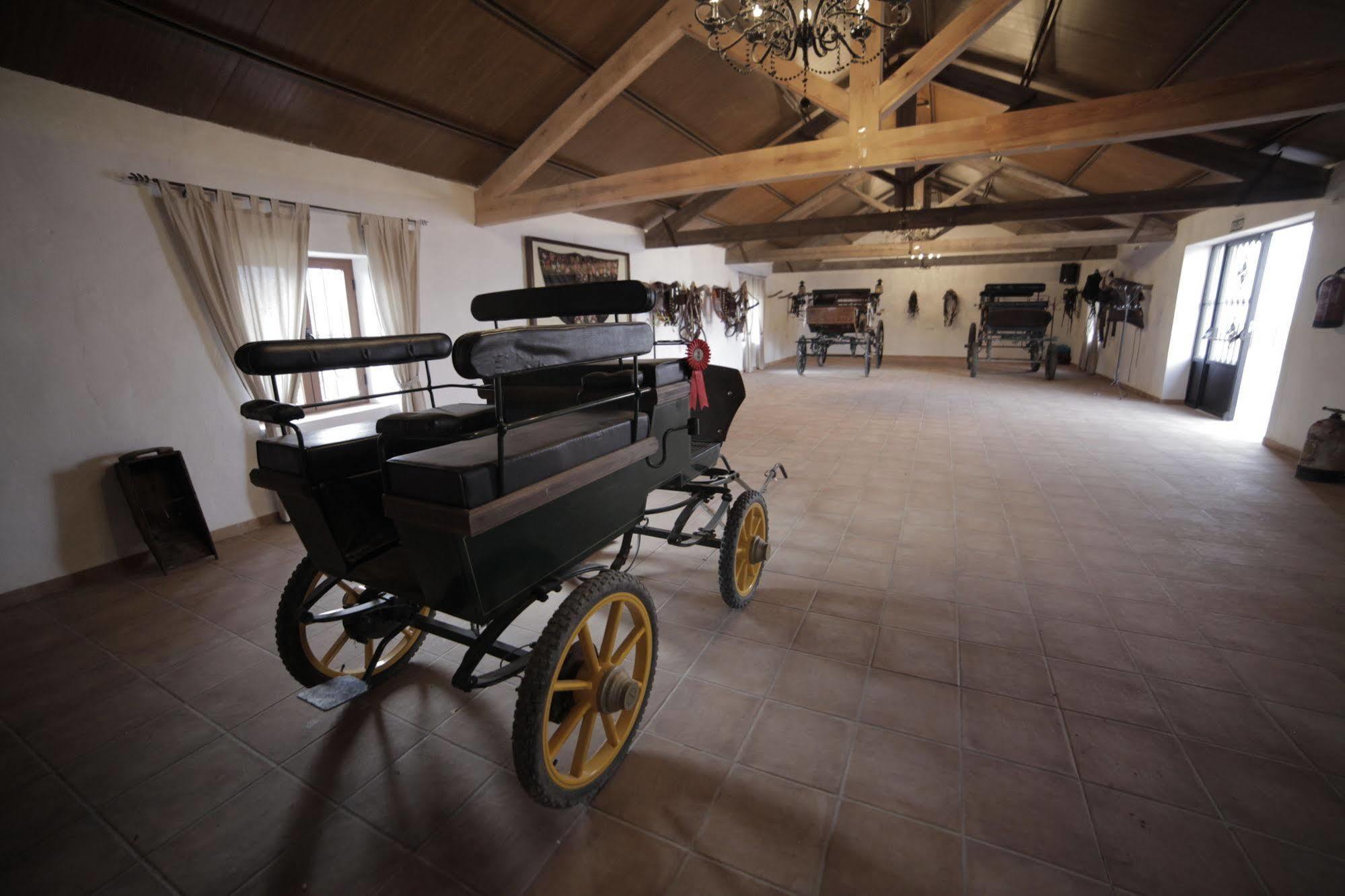 Hotel La Giralda Burguillos Del Cerro エクステリア 写真