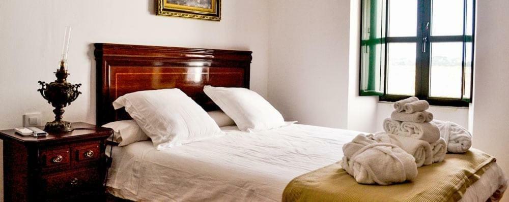 Hotel La Giralda Burguillos Del Cerro エクステリア 写真